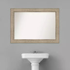 Specchio da parete per bagno Amanti Art con cornice in legno argentato a traliccio da 42" x 30" (non smussato): Design rettangolare moderno, include hardware per il montaggio