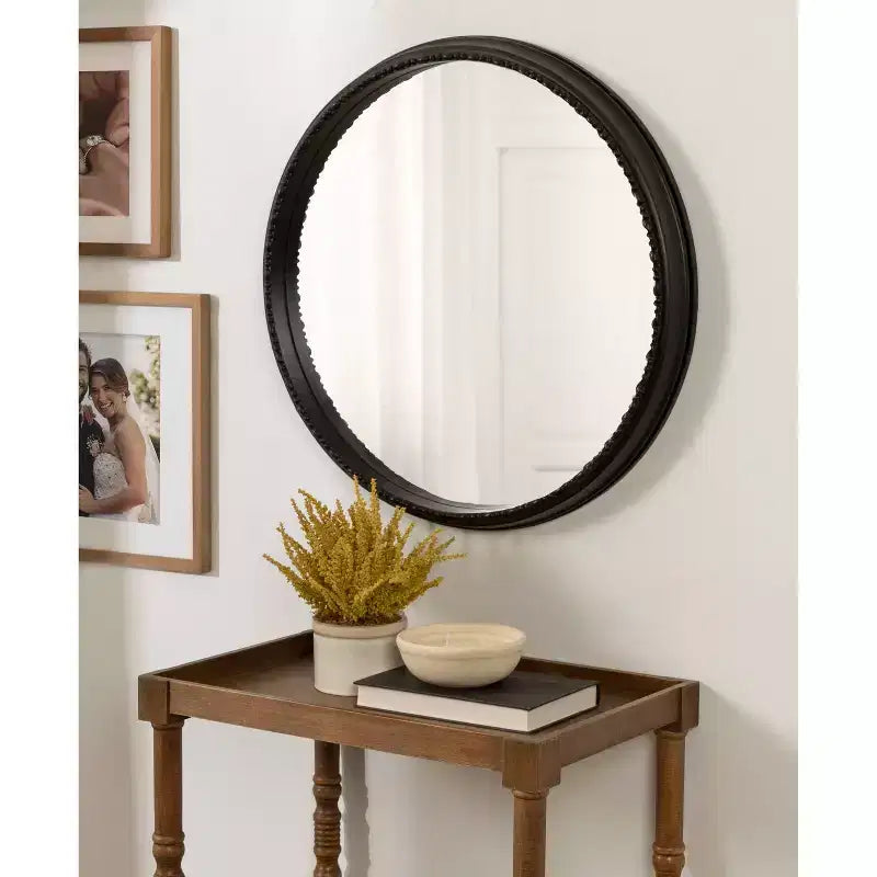 Specchio rotondo incorniciato Astele da 24" x 24" nero - Kate & Laurel All Things Decor