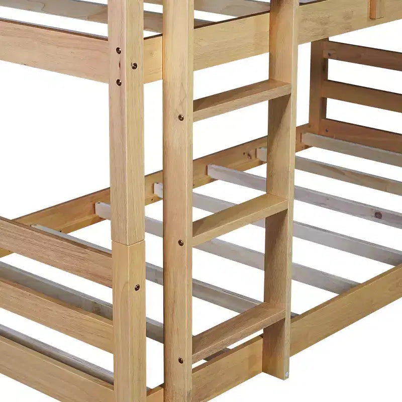 Letto a castello triplo e doppio Whisen in legno di gomma, smontabile, con due scale integrate e sponde di sicurezza