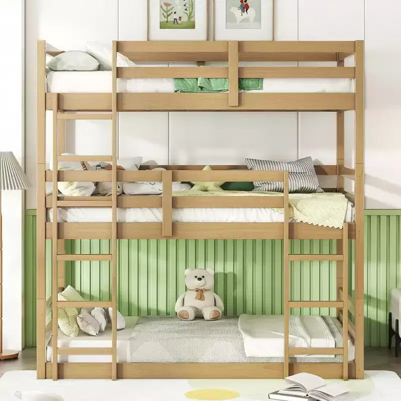 Letto a castello triplo e doppio Whisen in legno di gomma, smontabile, con due scale integrate e sponde di sicurezza