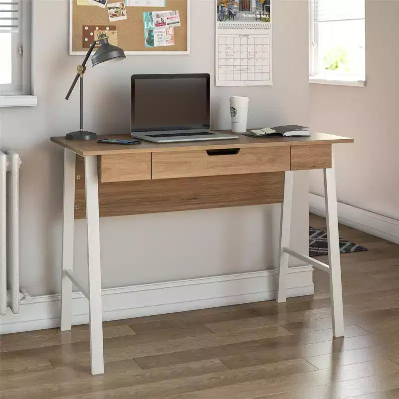 Scrivania per Computer A-Frame Oxford di Ameriwood Home con Cassetto