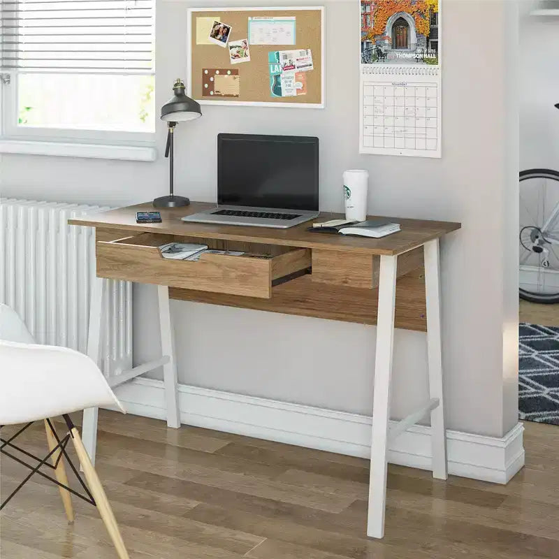 Scrivania per Computer A-Frame Oxford di Ameriwood Home con Cassetto