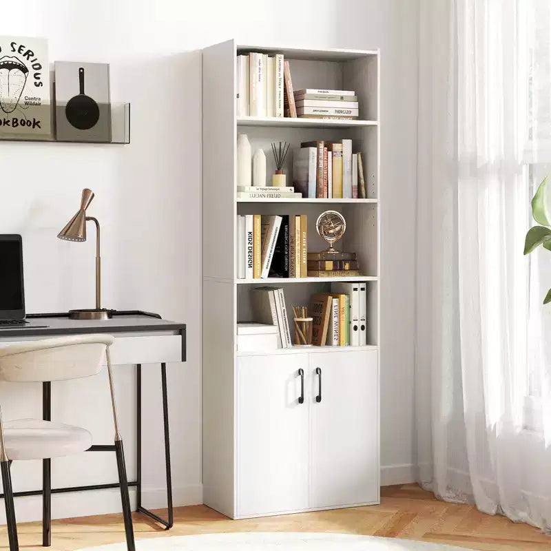Libreria Costway 70 con ripiani regolabili e armadietto a 2 ante, scaffale multiuso espositivo, bianco/naturale/nero/grigio
