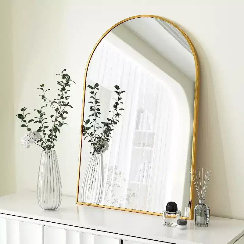 Specchio da parete ad arco dorato per bagno con cornice in metallo