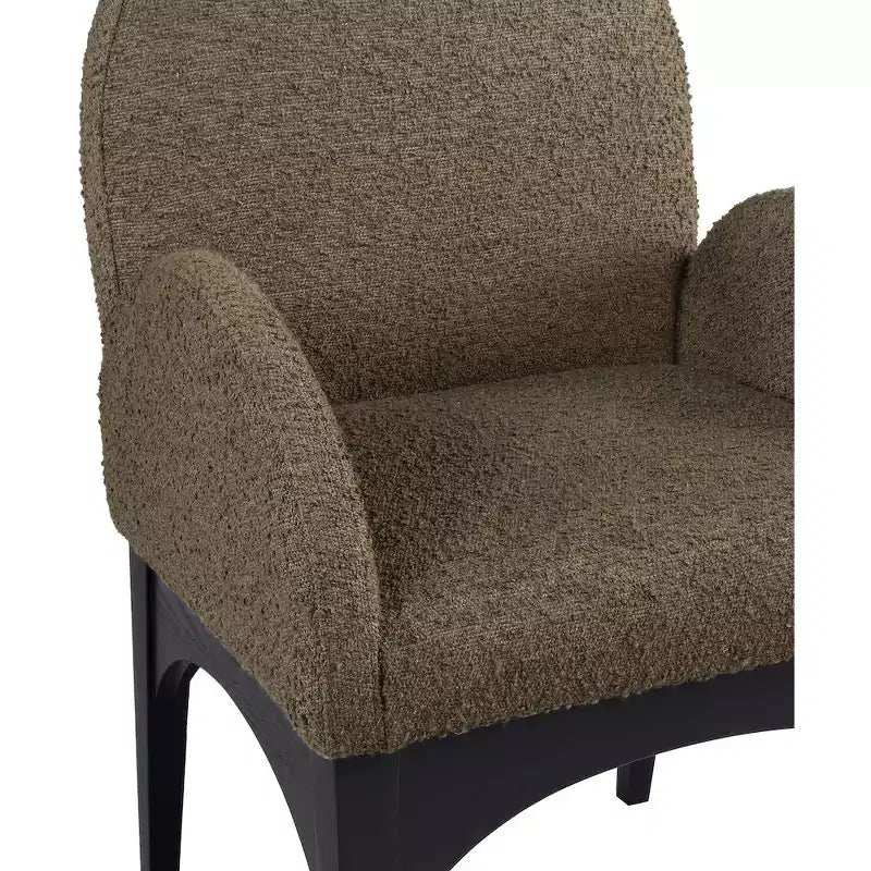 Meridian Furniture, Sedia da pranzo Waldorf in tessuto Bouclé