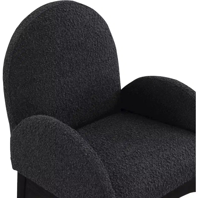 Meridian Furniture, Sedia da pranzo Waldorf in tessuto Bouclé