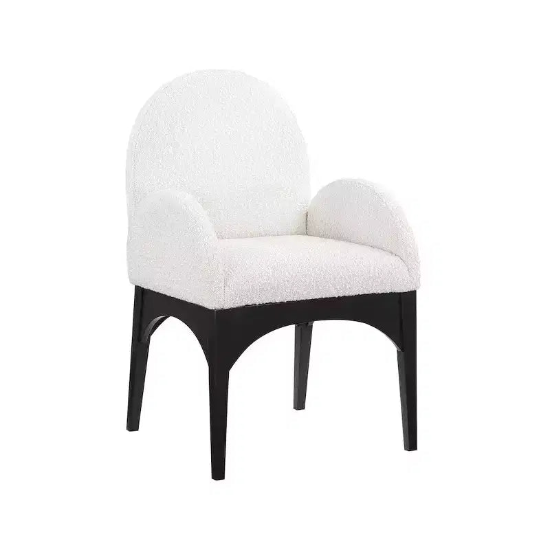 Meridian Furniture, Sedia da pranzo Waldorf in tessuto Bouclé
