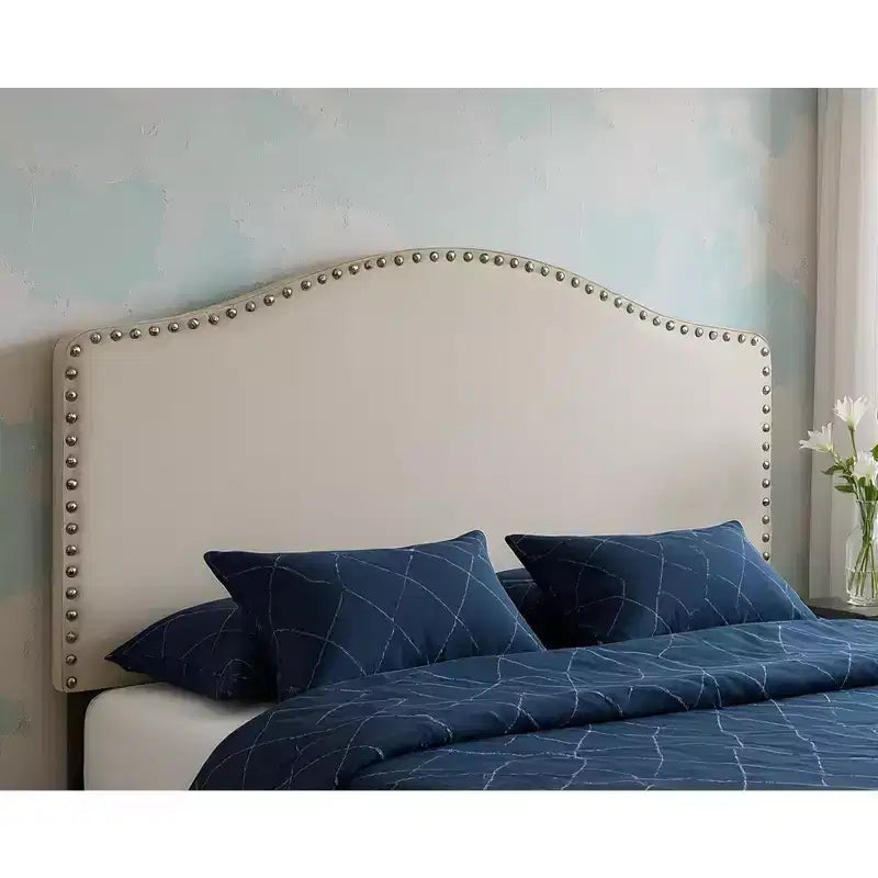 HomeRoots Testiera Matrimoniale Ad Arco Imbottita In Misto Lino Beige Con Borchie