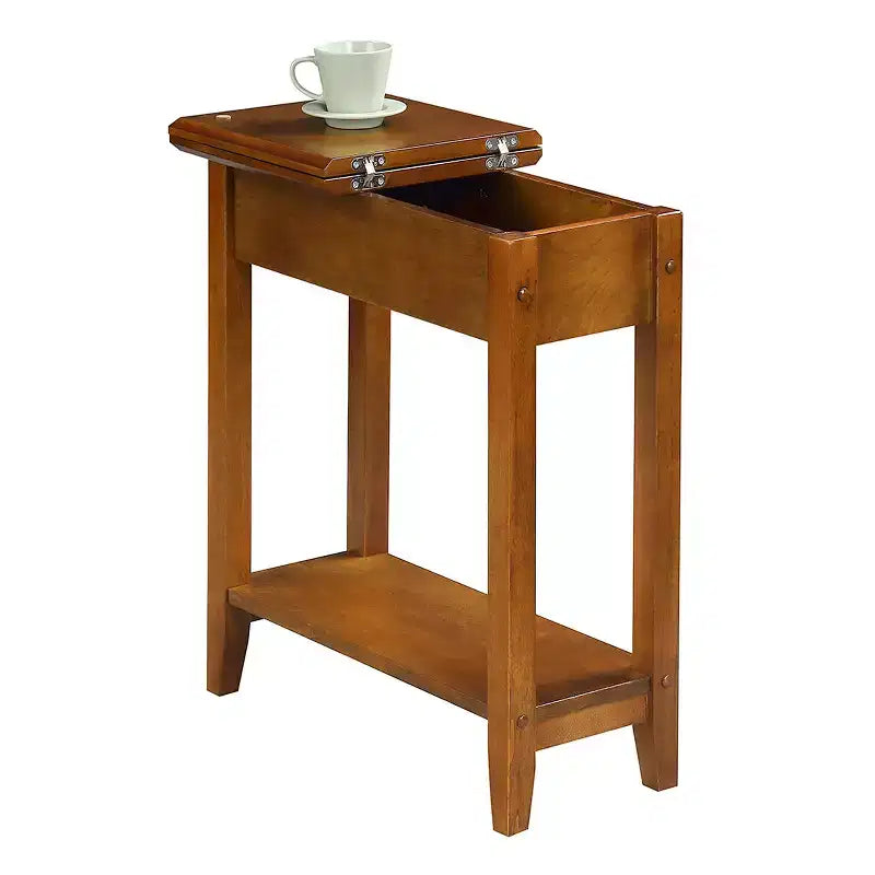 HomeStock Belmont Tavolino stretto a cuneo con ripiano aperto, bordi smussati e gambe affusolate, perfetto tra sedie o in piccoli spazi