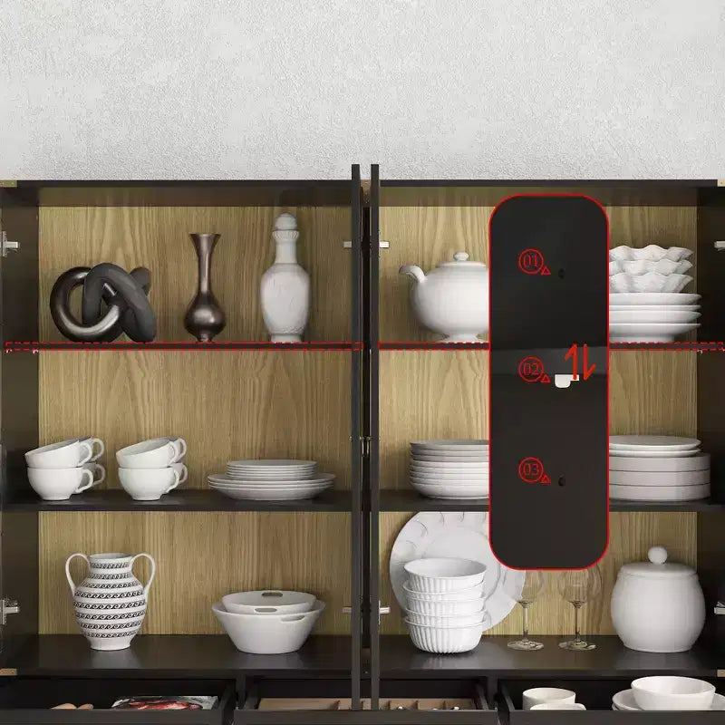 Credenza da cucina Famapy con ante in vetro, ripiani regolabili e dettagli dorati: perfetta per esporre stoviglie, vasellame e decorazioni per la cucina