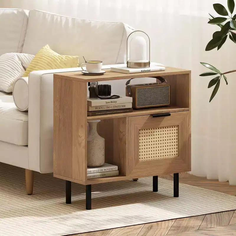 Costway Comodino Bohemien in Rattan, Tavolino con Ripiano Contenitore e Gambe in Metallo