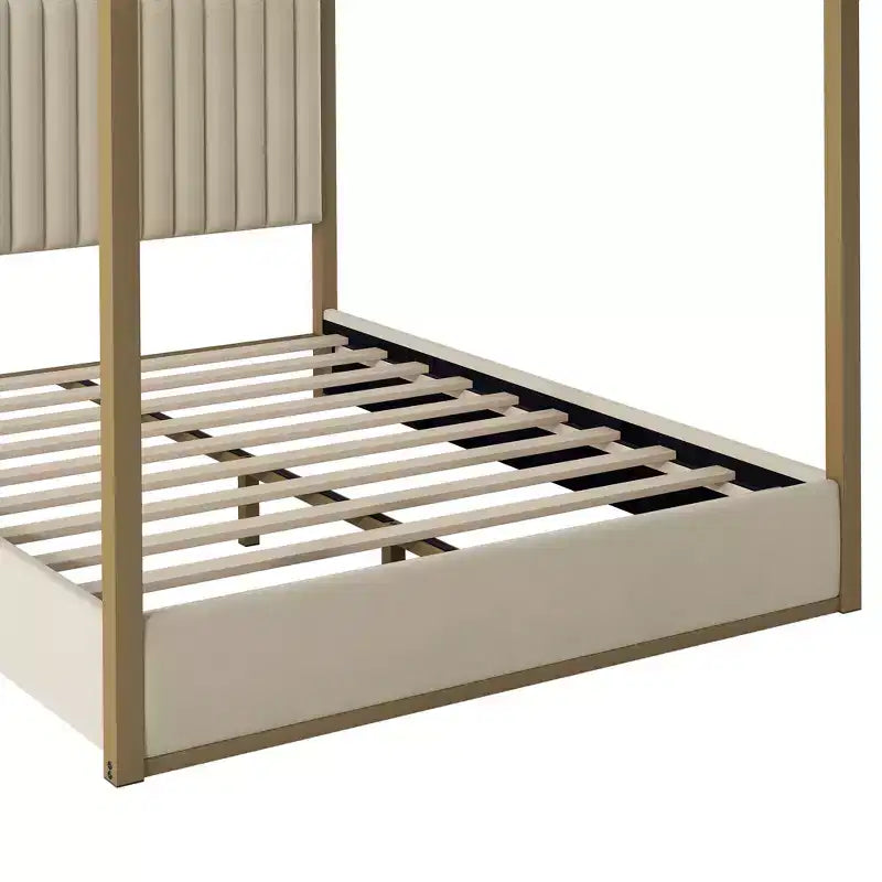 Letto a baldacchino a piattaforma Queen Size con testiera imbottita a canale, telaio a baldacchino a 4 colonne in metallo dorato per bambini, adolescenti, adulti, beige