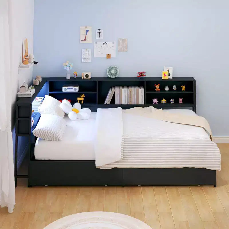 Divano letto angolare Okak Twin/Full per bambini con libreria e luce LED, letto a piattaforma moderno con libreria, non è necessaria la rete a molle