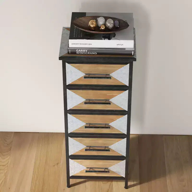 Cassettiera a 5 cassetti artigianale con dettagli raffinati per l'organizzazione della casa
