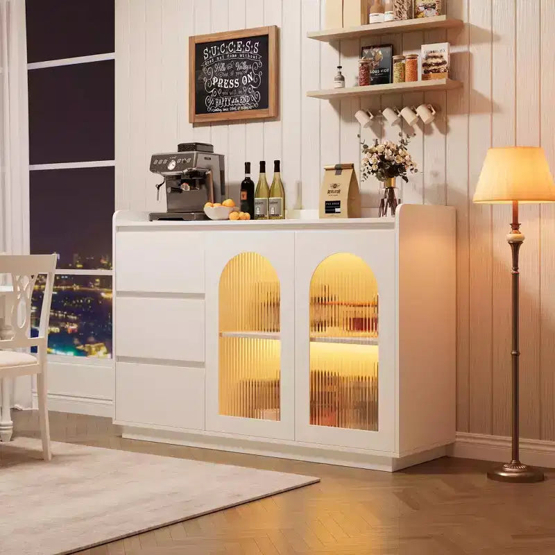 Credenza lunga in composito di legno resistente, design elegante in vetro,