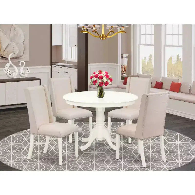 HomeStock Tavolo da pranzo a 5 pezzi con piano in legno massello finitura bianco lino e 4 sedie Parson
