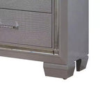 Comodino a 2 cassetti Royal Hampton in legno con dettagli a rilievo in trama, grigio