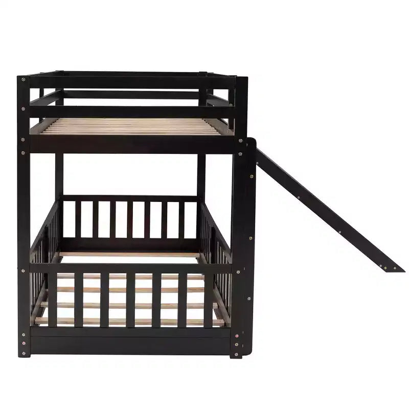 Whisen letto a castello doppio su doppio e struttura del letto con scivolo e scaletta, sponde di sicurezza a tutta lunghezza, struttura in legno massello
