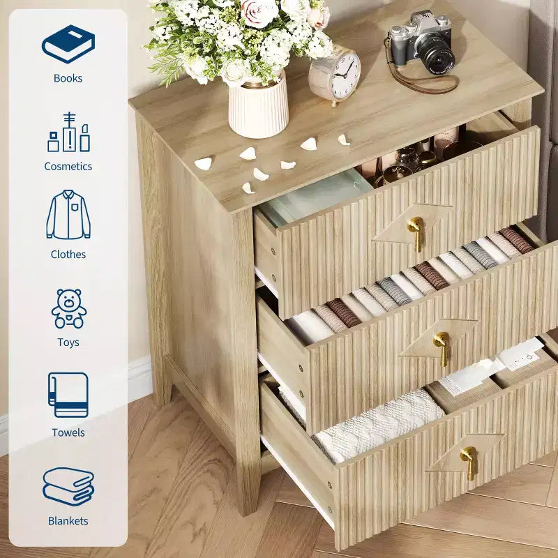 Comodino in Legno con Cassettiera Scanalata, Comodino a 3 Cassetti - Cassettiera Moderna per Camera da Letto, Soggiorno, Corridoio e Ingresso