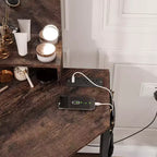 Specchiera Angolare da Comodino - Specchio a 3 Ante con 3 Modalità di Illuminazione, Stazione di Ricarica Integrata con Prese e Porte USB, per Camera da Letto, Studio di Trucco