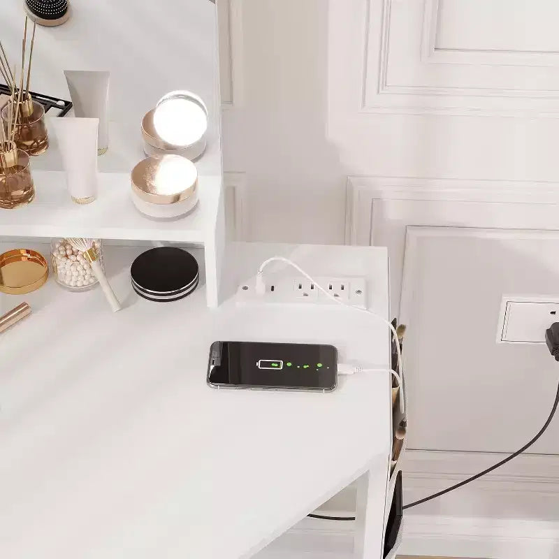 Specchiera Angolare da Comodino - Specchio a 3 Ante con 3 Modalità di Illuminazione, Stazione di Ricarica Integrata con Prese e Porte USB, per Camera da Letto, Studio di Trucco