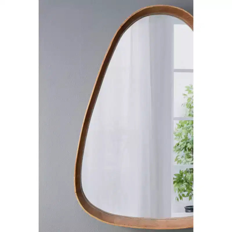 Specchio da parete irregolare 30 x 38 pollici con cornice in legno
