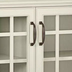 Mobile Basso Contenitore Hampshire Bianco Antico - WyndenHall: Stile Tradizionale, Ripiani Regolabili, Ante in Vetro