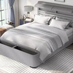 Letto imbottito Queen Nirlen con contenitore grigio - HOMES: Inside + Out: Poliestere, Schiuma, Legno di gomma, Design moderno