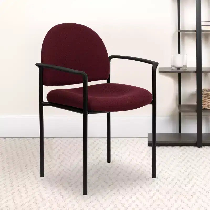 Sedia da reception laterale impilabile in acciaio Flash Furniture Comfort con braccioli